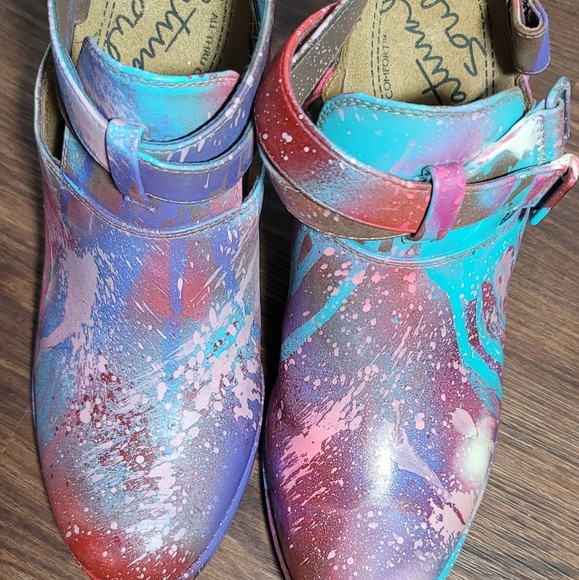 Boots - Picture 1 of 3